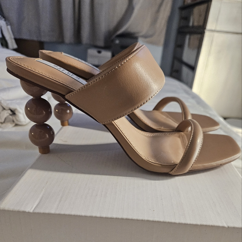 Steven by Steven Madden Beautiful Jelle Sandals ** Brand New **